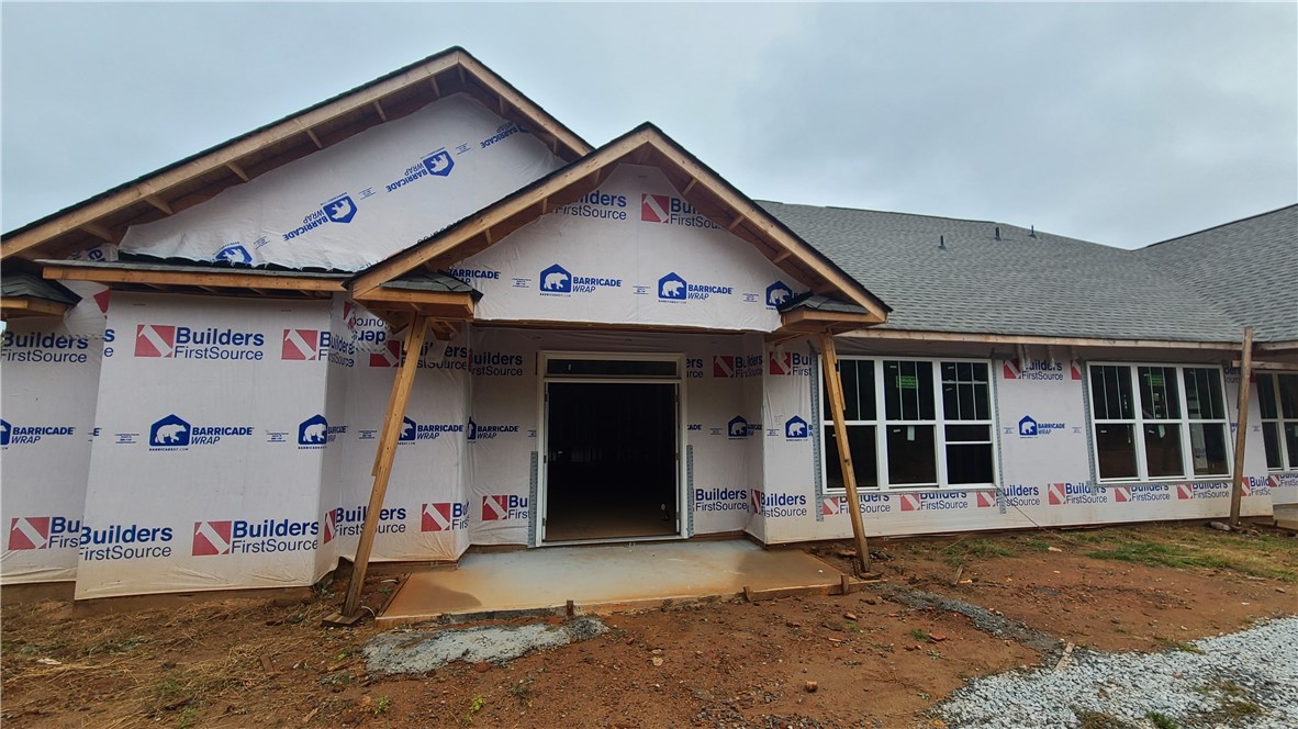 223 Meridian Way Seneca, SC 29672 - Photo 1 of 6 Gallery Image 1