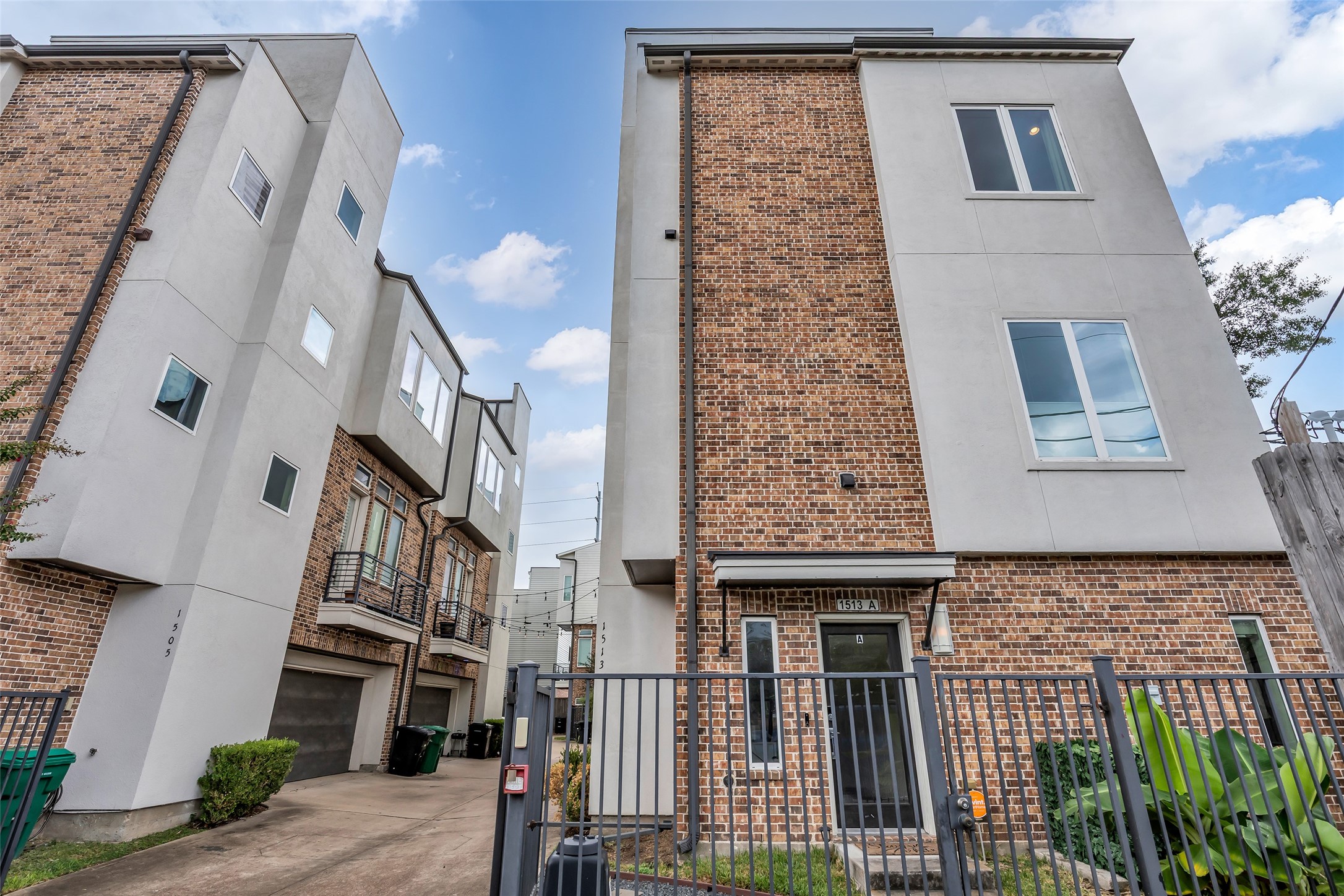 1513 Spring Street, Unit A Houston, TX 77007 - Photo 3 of 28 Gallery Image 3