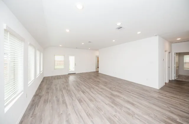 $2,400 | 7406 Bartoncliff Drive, Katy, TX 77493