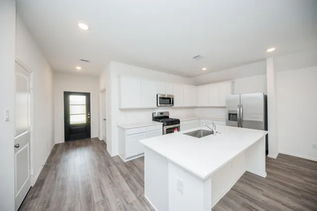 $2,400 | 7406 Bartoncliff Drive, Katy, TX 77493