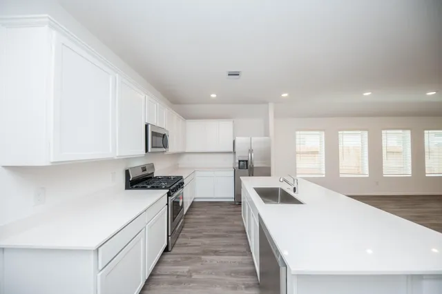 $2,400 | 7406 Bartoncliff Drive, Katy, TX 77493