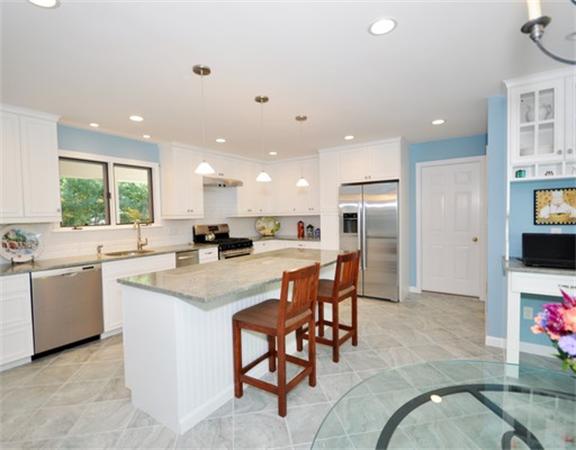 410 Border Road Concord, MA 01742 - Photo 3 of 22