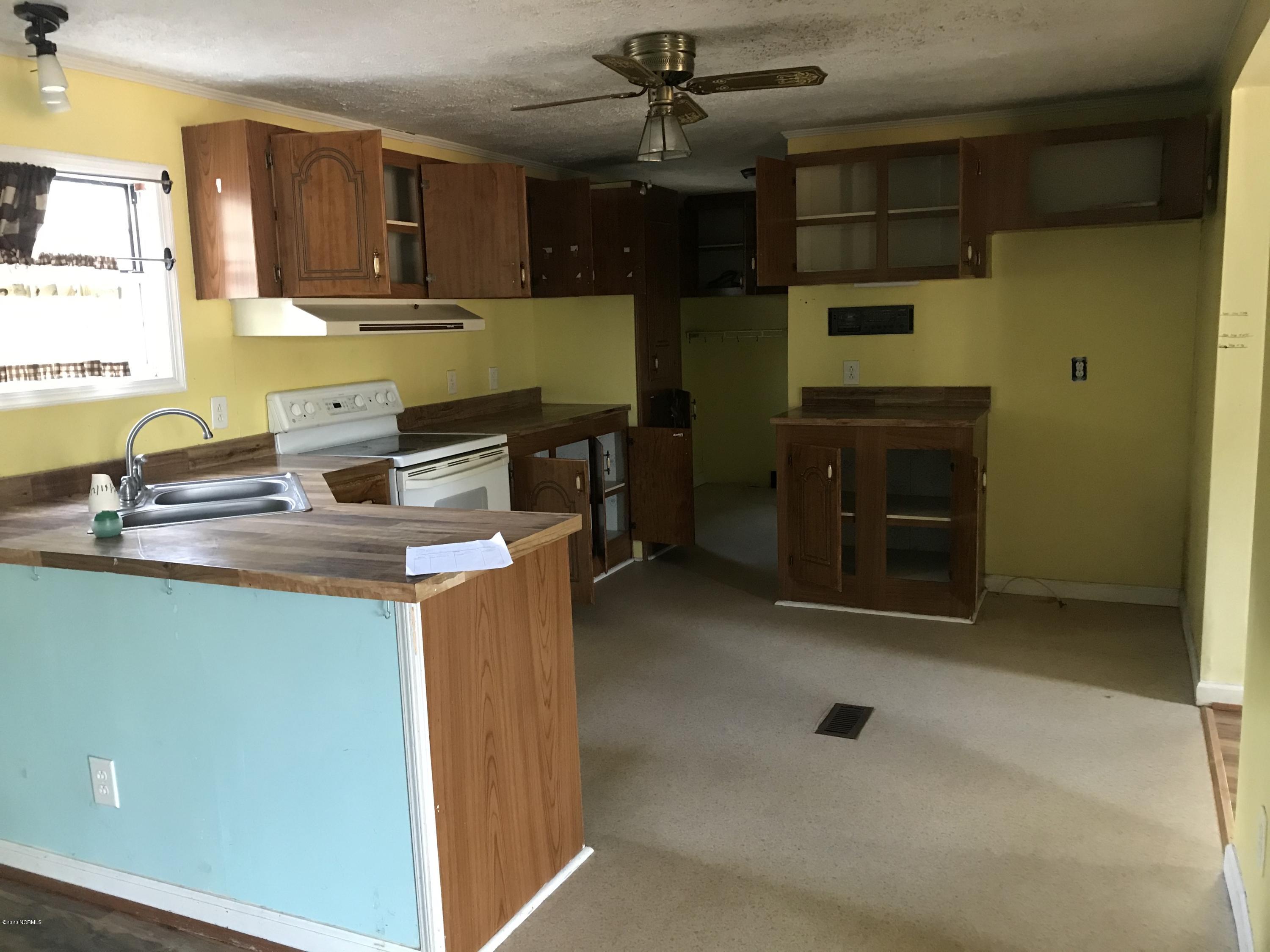 254 Scotland County Line Road Laurel Hill, NC 28351 - Photo 3 of 8 Kitchen