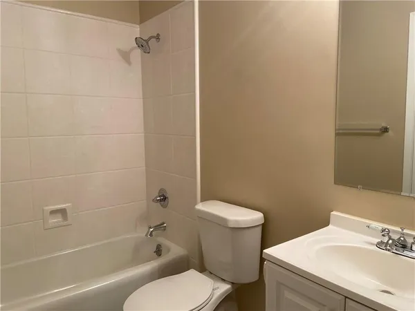$1,060 | 756 Gause Boulevard, Unit 38, Slidell, LA 70458