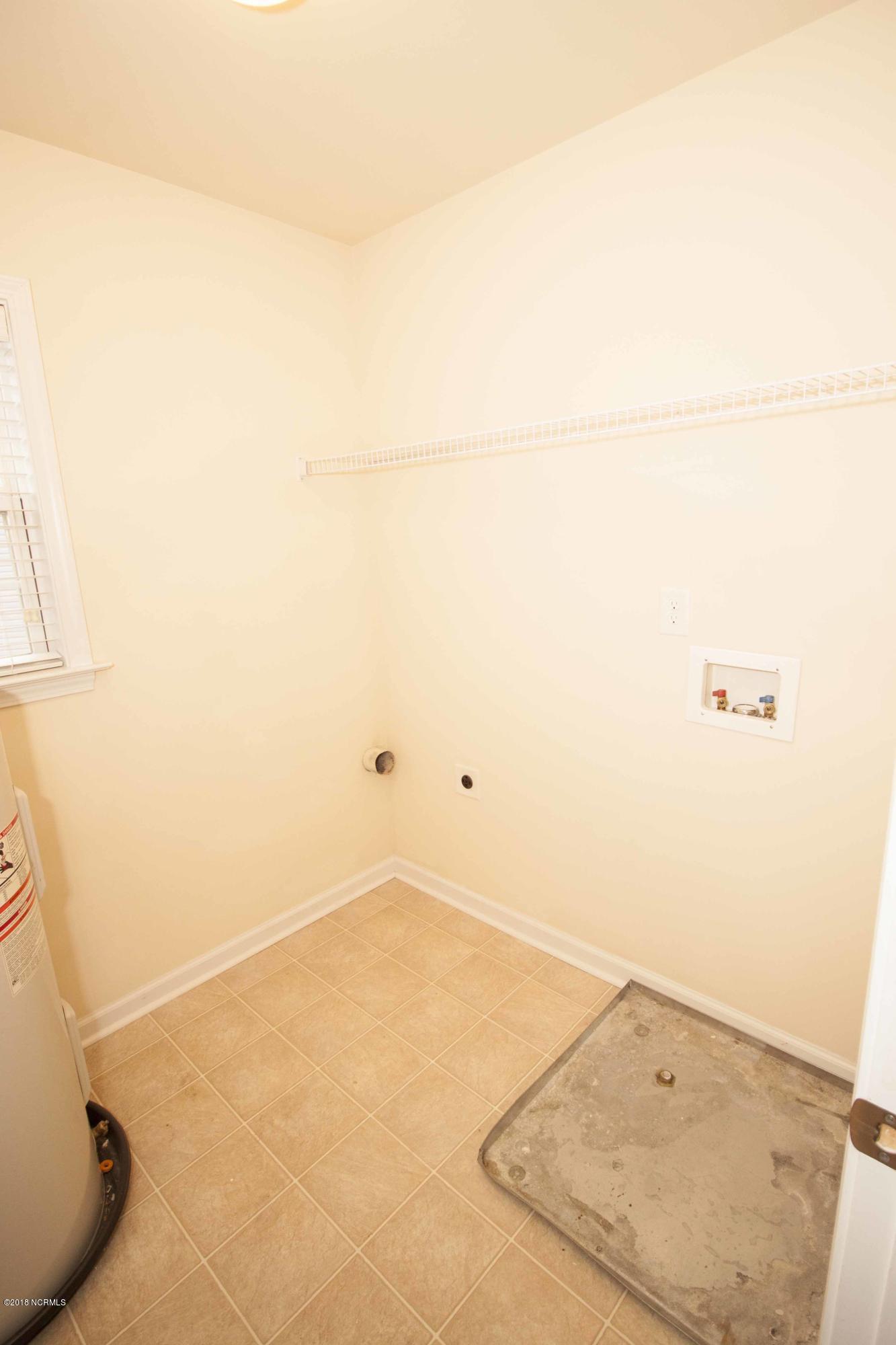 409 Caldwell Loop Jacksonville, NC 28546 - Photo 32 of 44 cl32