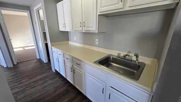 $1,800 | 26 Ledge Street, Unit B, Nashua, NH 03060