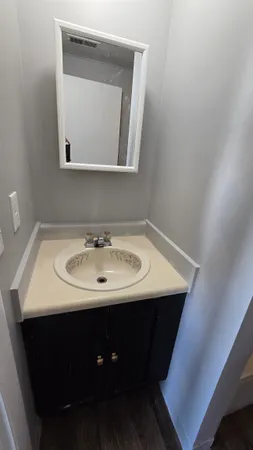 $1,800 | 26 Ledge Street, Unit B, Nashua, NH 03060