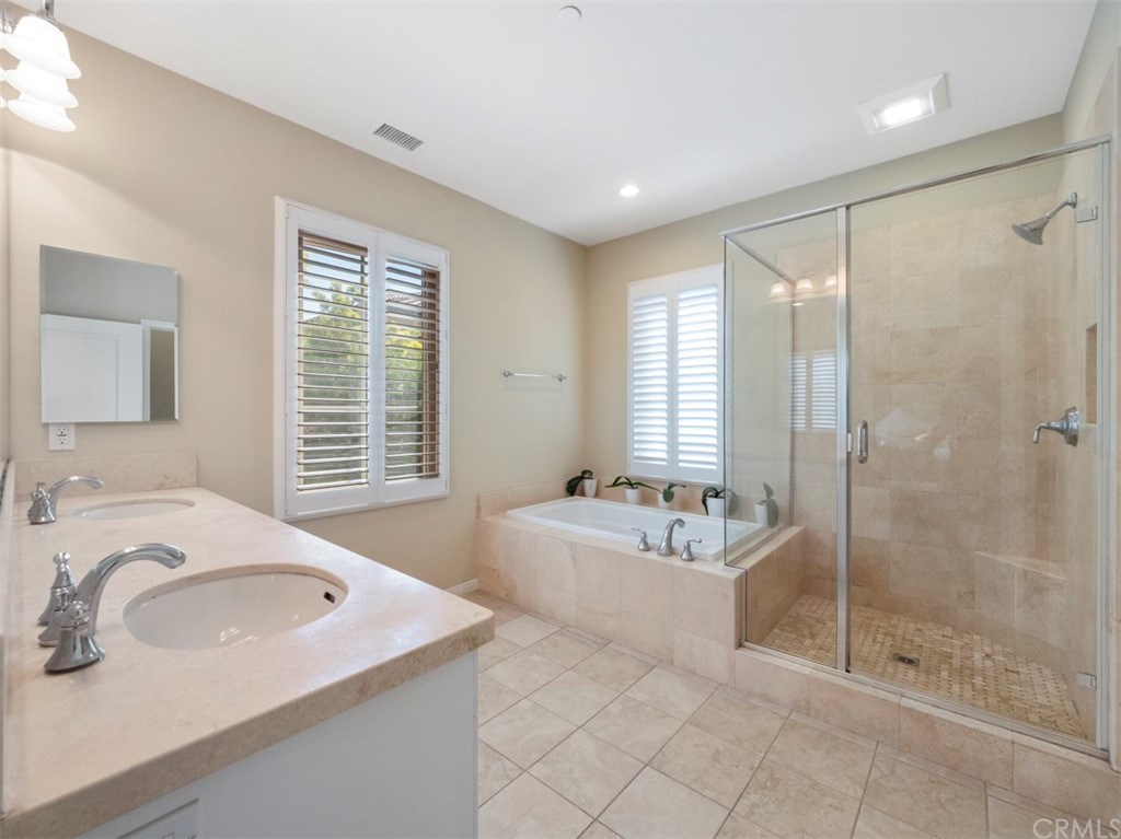 90 Bianco Irvine, CA 92618 - Photo 15 of 68