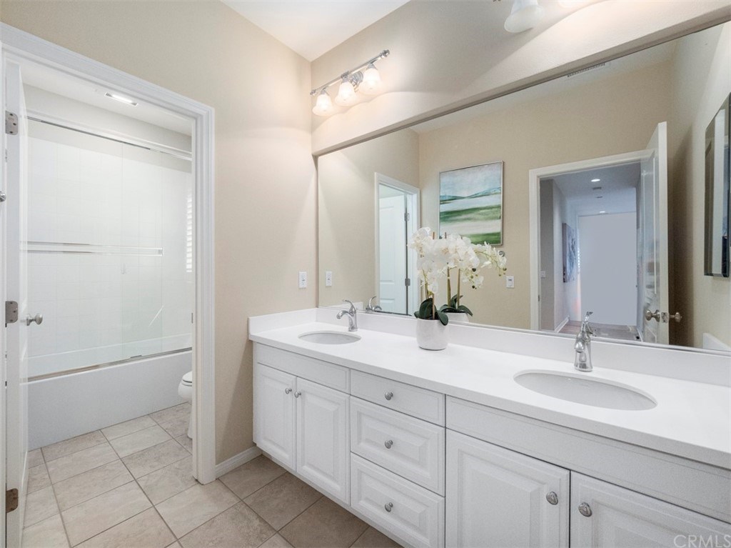 90 Bianco Irvine, CA 92618 - Photo 17 of 68