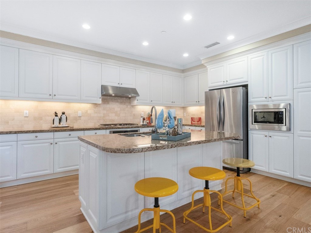 90 Bianco Irvine, CA 92618 - Photo 8 of 68