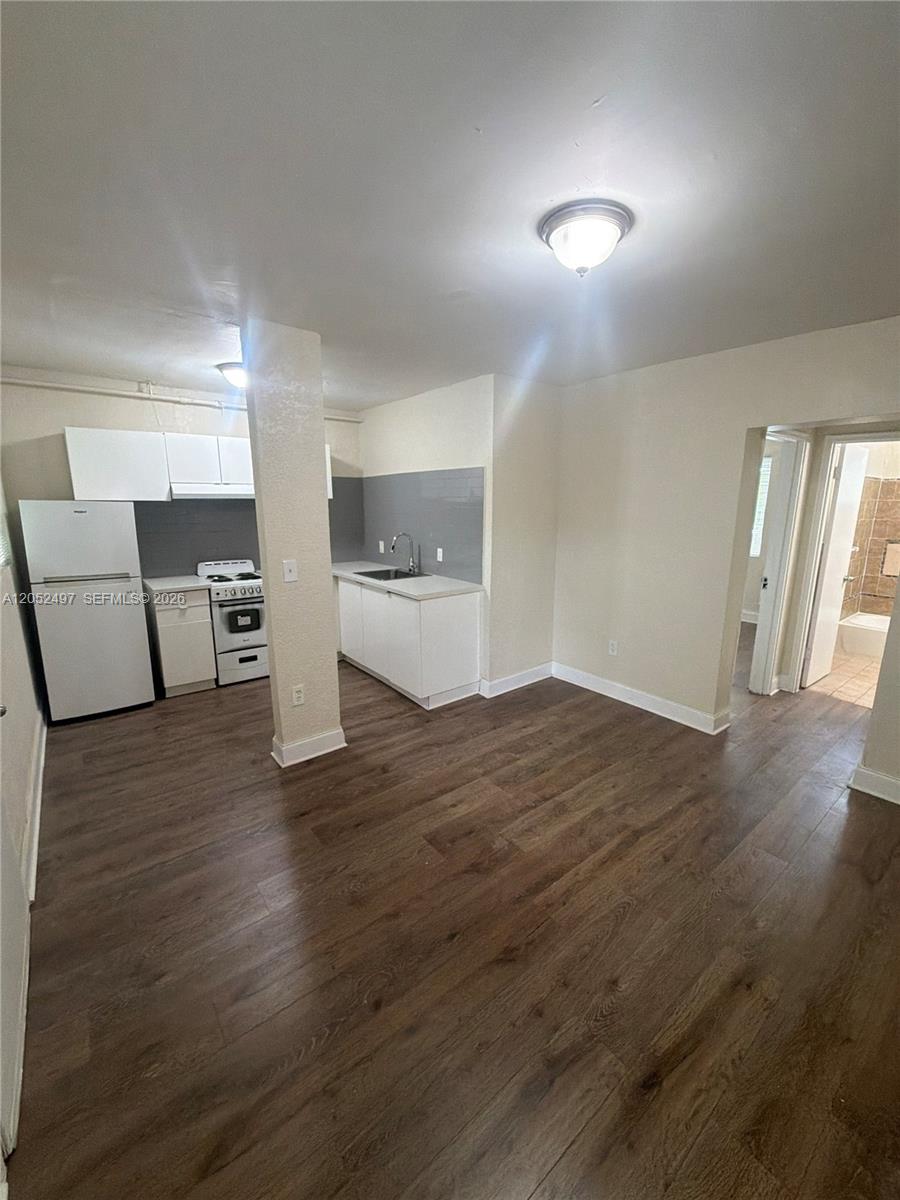 542 Northwest 8th Street, Unit 9 Miami, FL 33136 - Photo 3 of 8