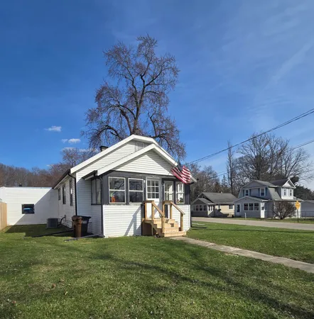 $157,900 | 323 South Maurice Avenue, Jackson, MI 49203