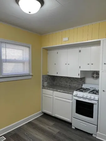 $157,900 | 323 South Maurice Avenue, Jackson, MI 49203