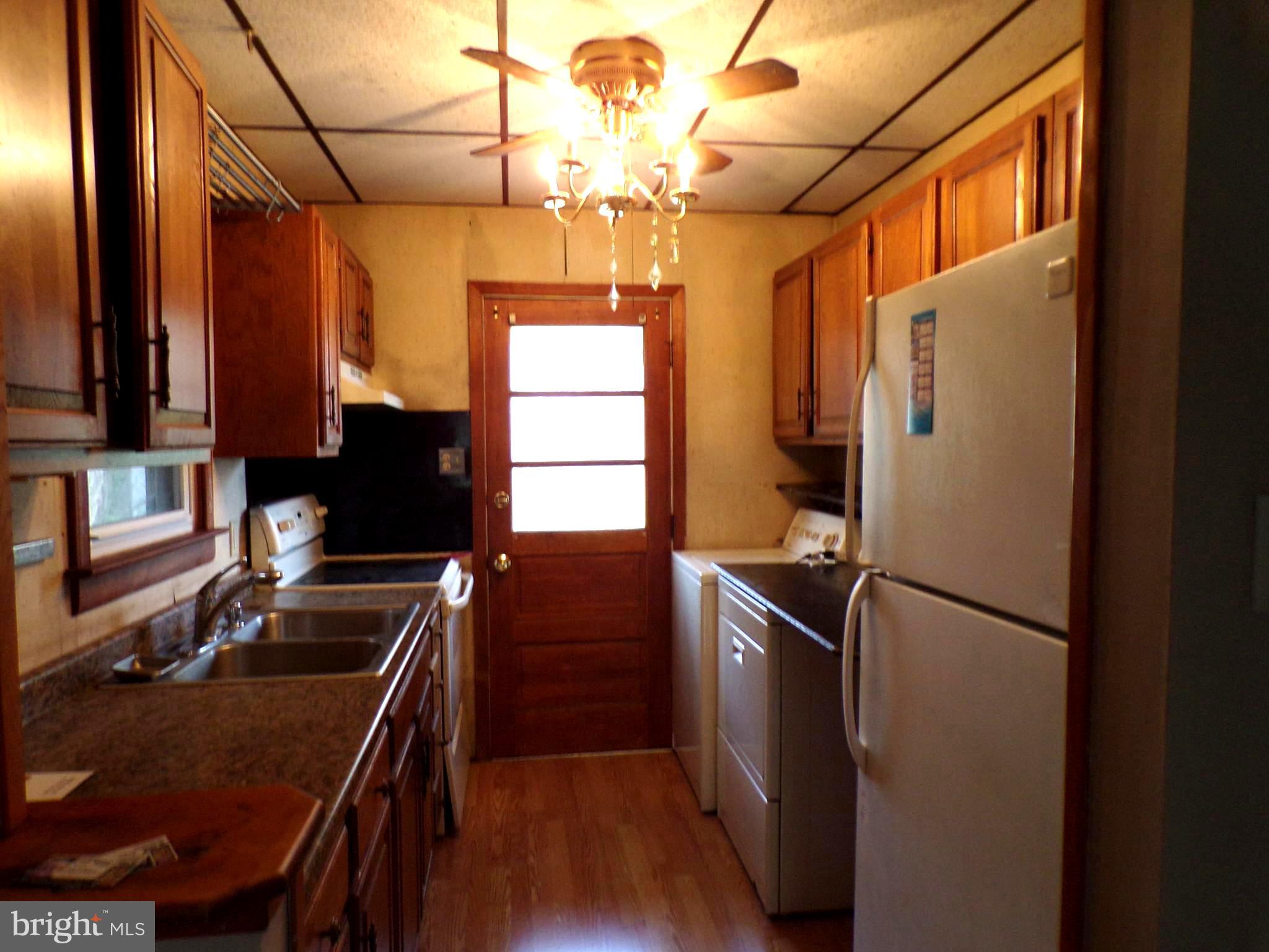 3404 Sollers Point Road Baltimore, MD 21222 - Photo 8 of 28 Kitchen