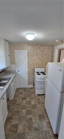 $650 | 210 North Isley Avenue, Sinton, TX 78387