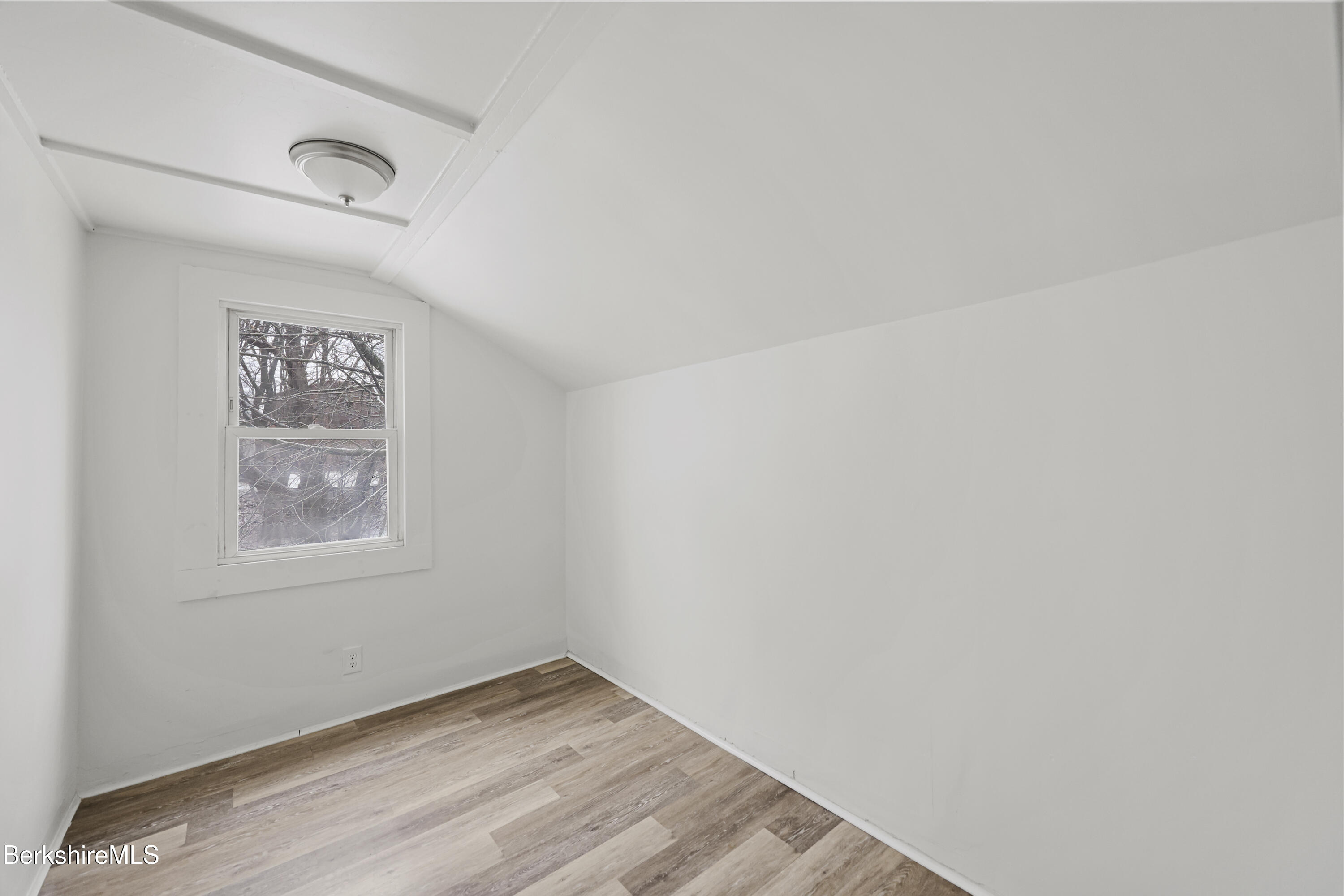 17 South Church Street Pittsfield, MA 01201 - Photo 22 of 27 Second Floor Office