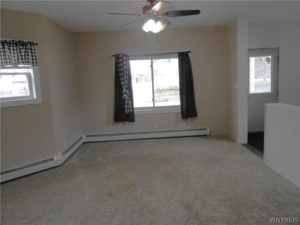 512 Eagle Street Ridgeway, NY 14103 - Photo 3 of 40 Living Room