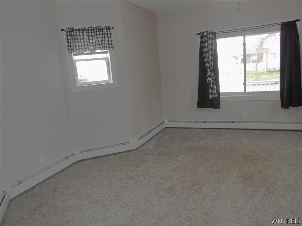 512 Eagle Street Ridgeway, NY 14103 - Photo 4 of 40 Living Room