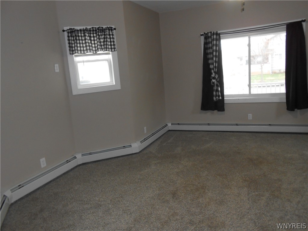 512 Eagle Street Ridgeway, NY 14103 - Photo 5 of 40 Living Room