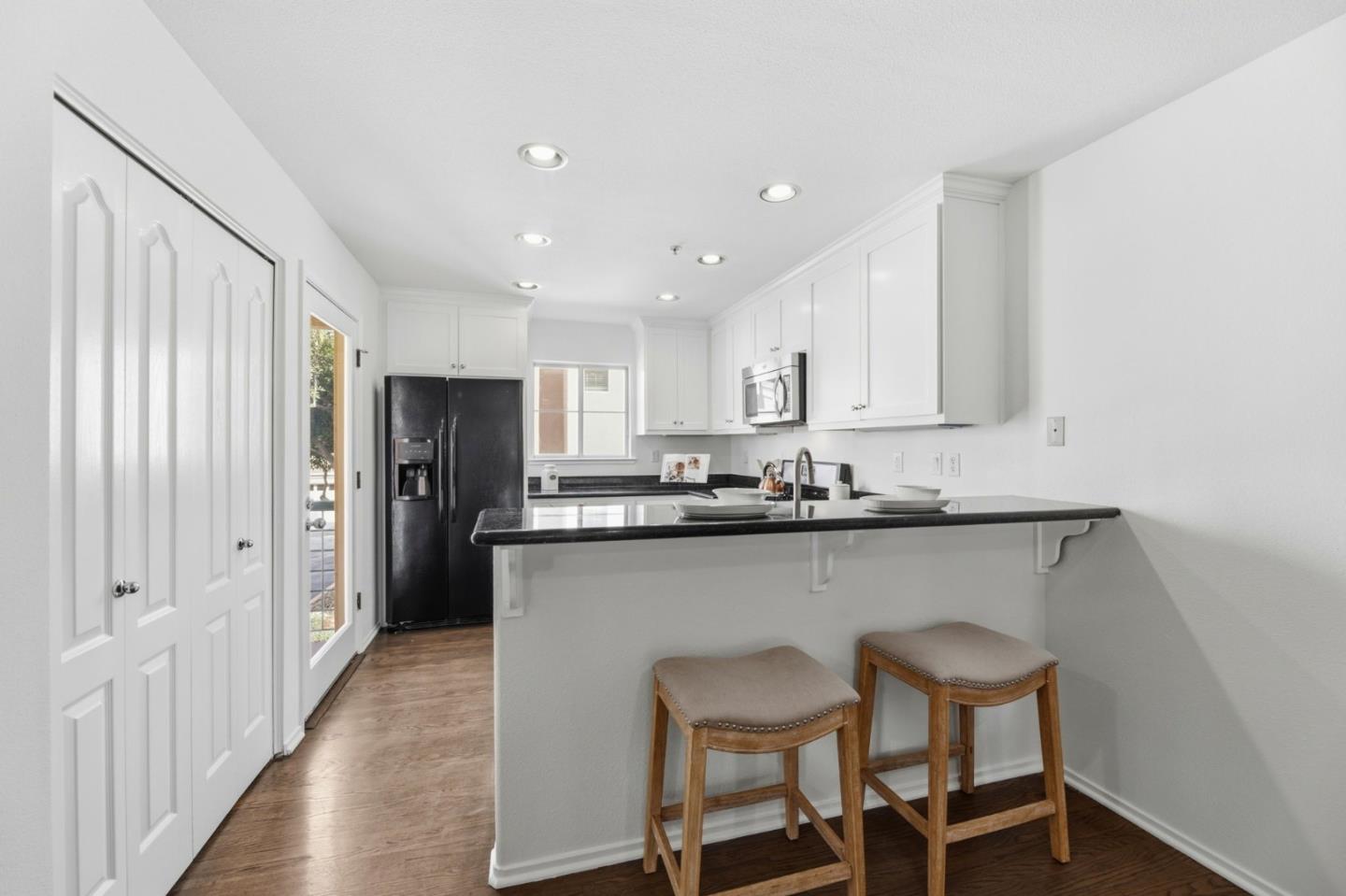 992 Alpine Terrace, Unit 6 Sunnyvale, CA 94086 - Photo 10 of 37