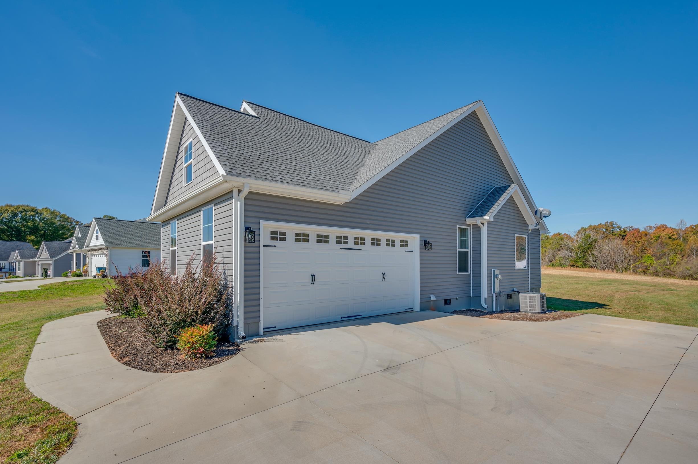1060 Spivey Creek Road Landrum, SC 29356 - Photo 4 of 31