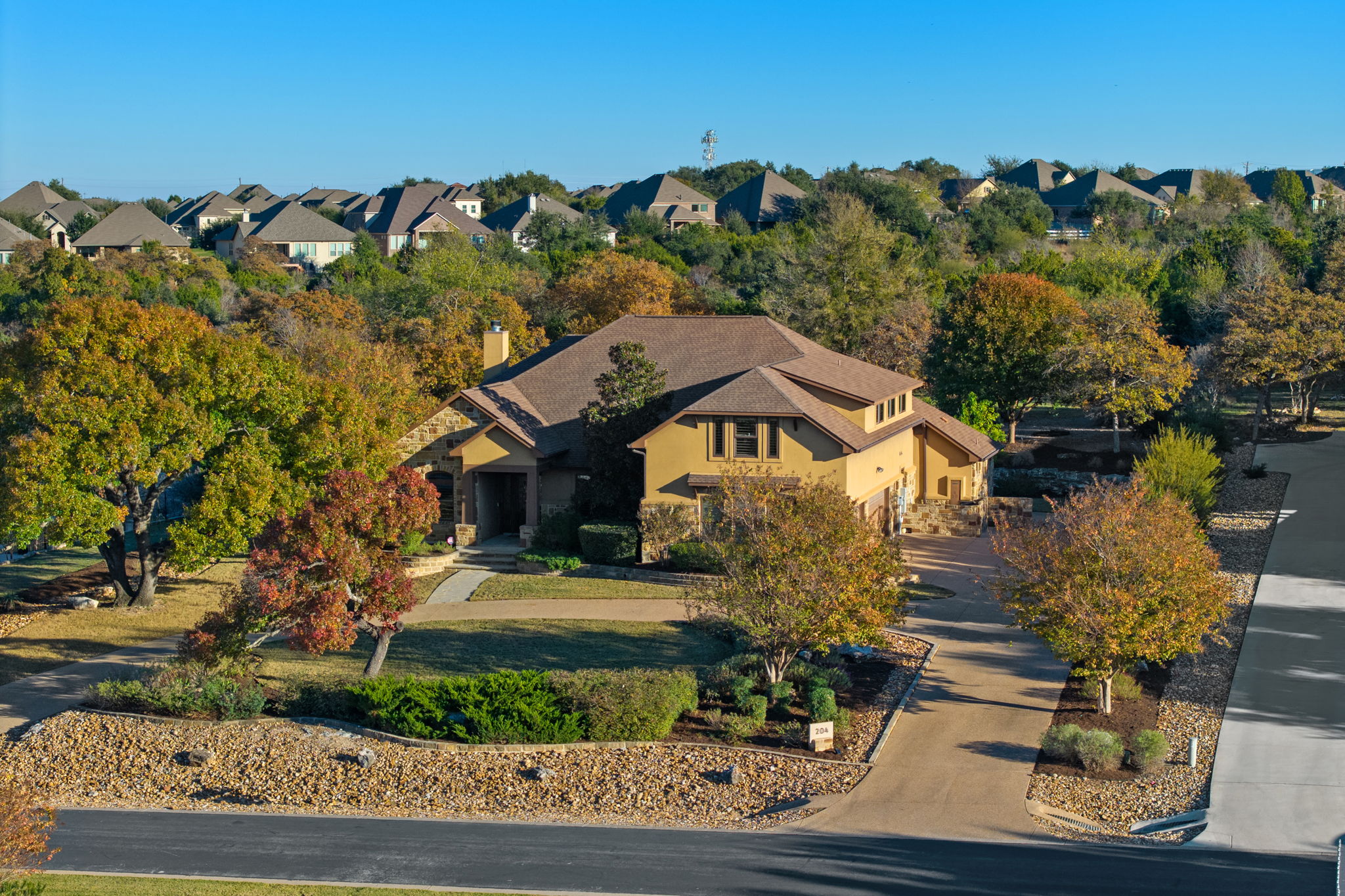 204 Overlook Court Georgetown, TX 78628 - Photo 2 of 33