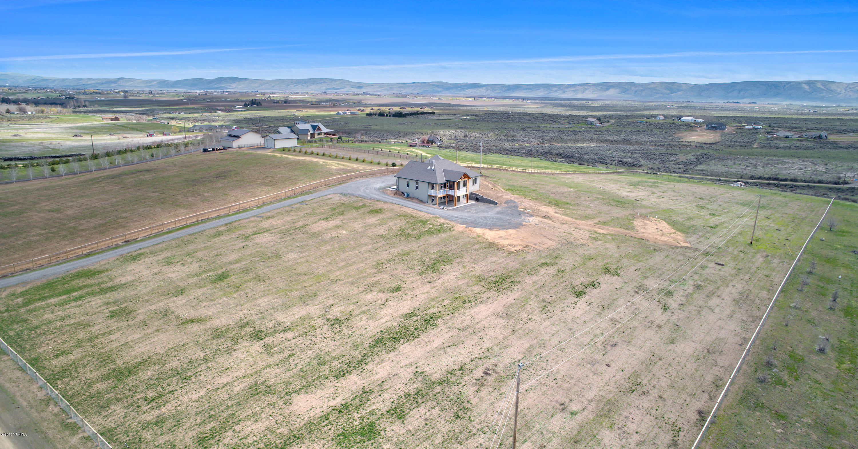 640 Winchester Road Yakima, WA 98908 - Photo 21 of 26 a view of an ocean and beach