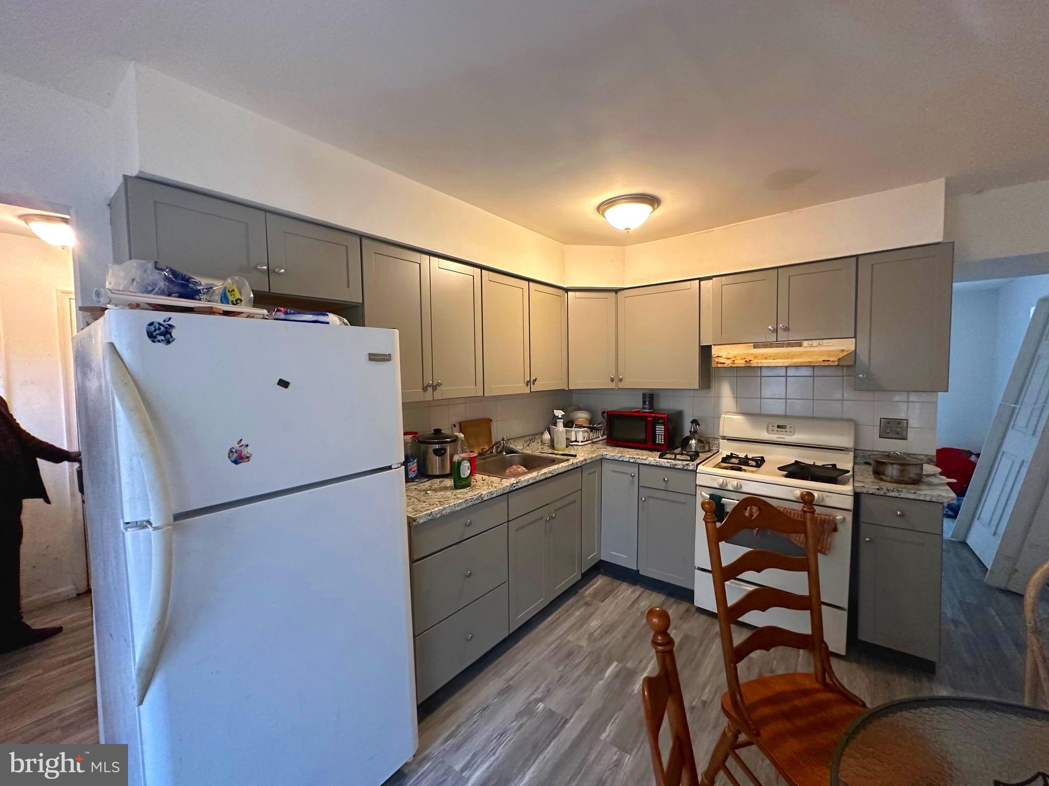 60 Hampton Gate Drive Sicklerville, NJ 08081 - Photo 2 of 18