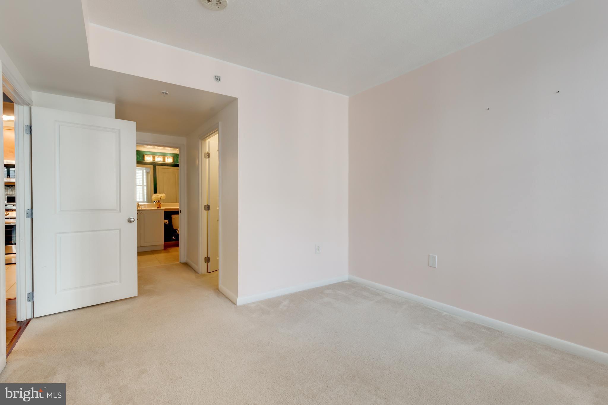 851 North Glebe Road, Unit 1020 Arlington, VA 22203 - Photo 31 of 52 Bedroom