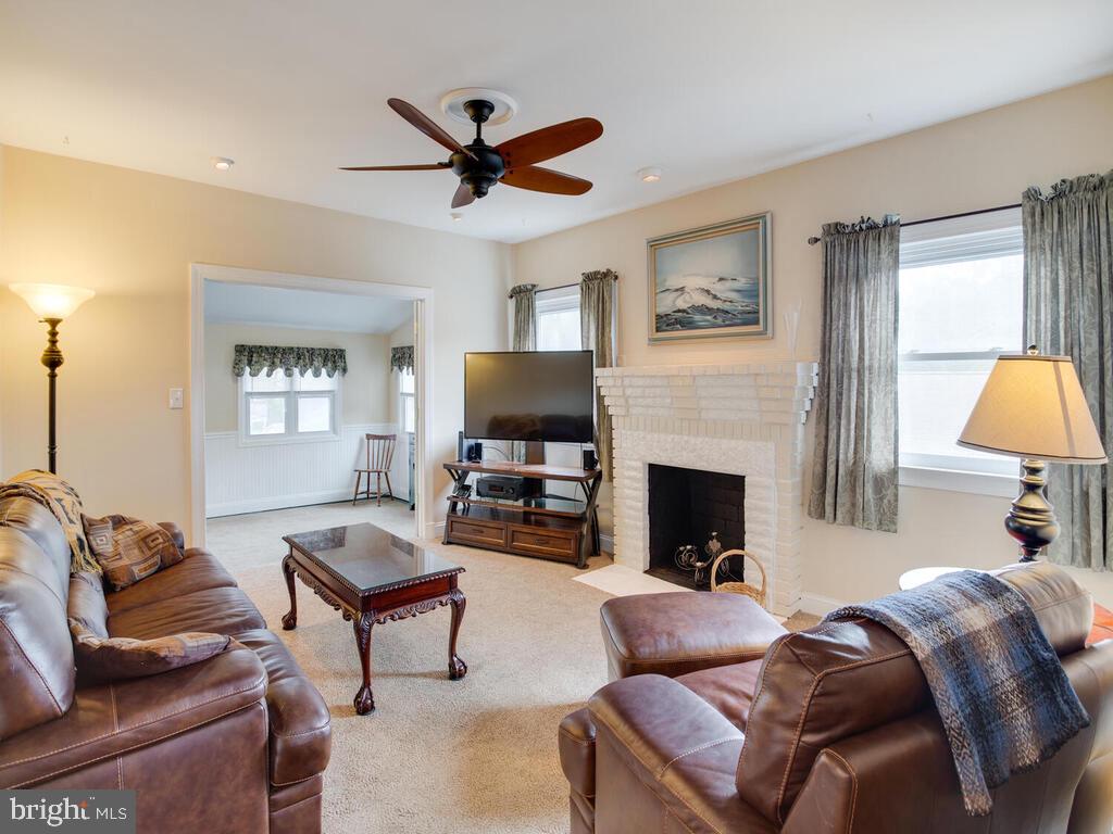 3208 Burgess Road Chesapeake Beach, MD 20732 - Photo 13 of 64 Living room