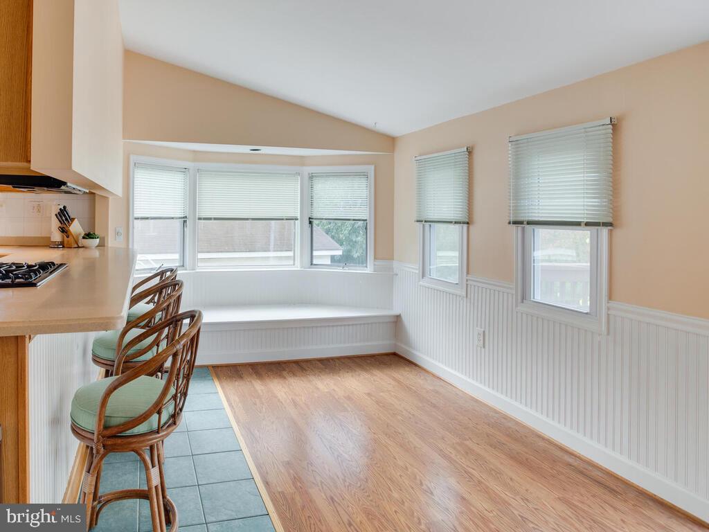 3208 Burgess Road Chesapeake Beach, MD 20732 - Photo 20 of 64 Window seat and sitting area