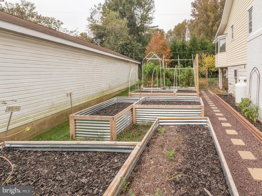 3208 Burgess Road Chesapeake Beach, MD 20732 - Photo 45 of 64 Garden area with raised bed