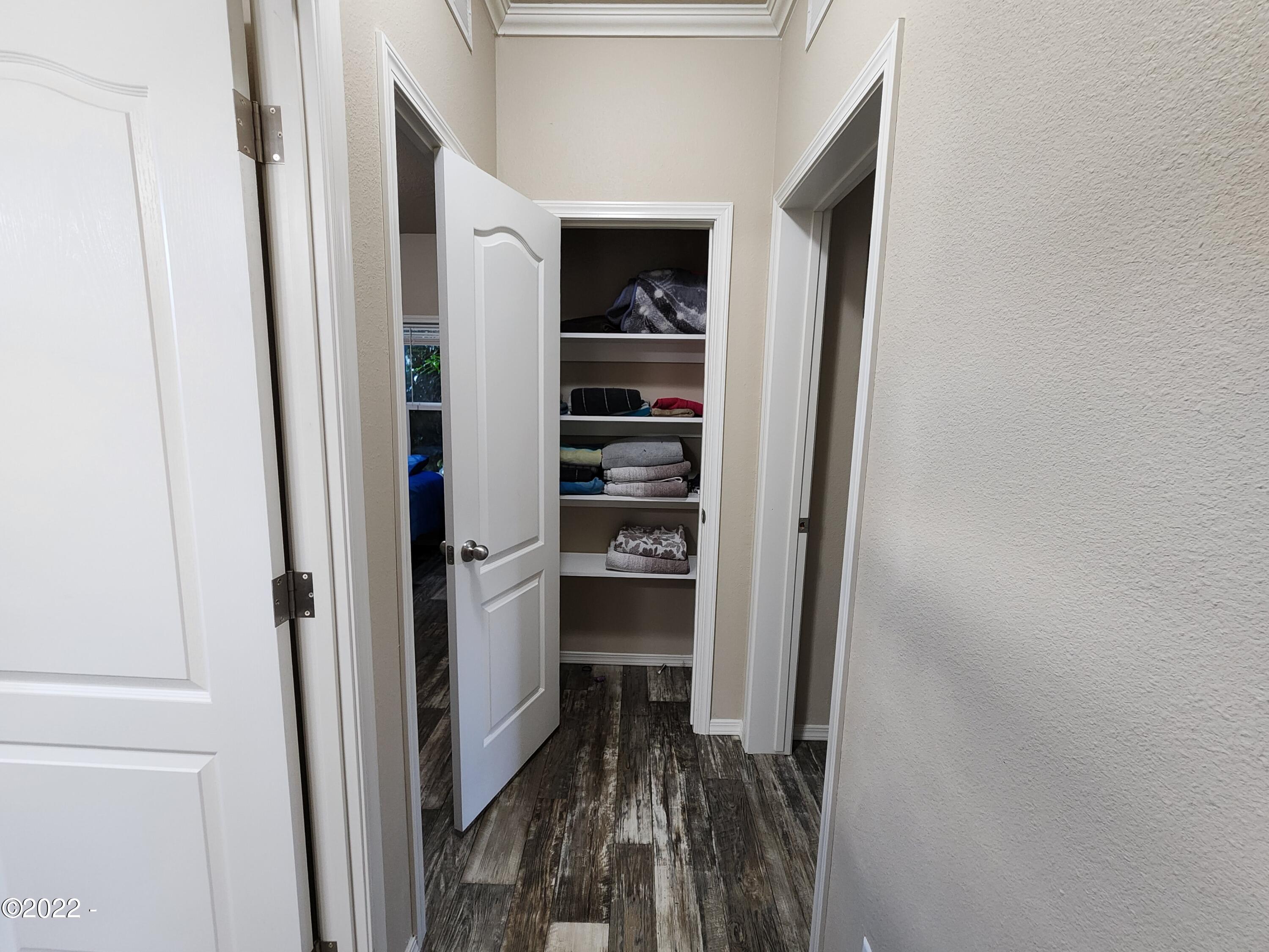 1803 Moonshine Park Road Logsden, OR 97357 - Photo 20 of 37 Hallway