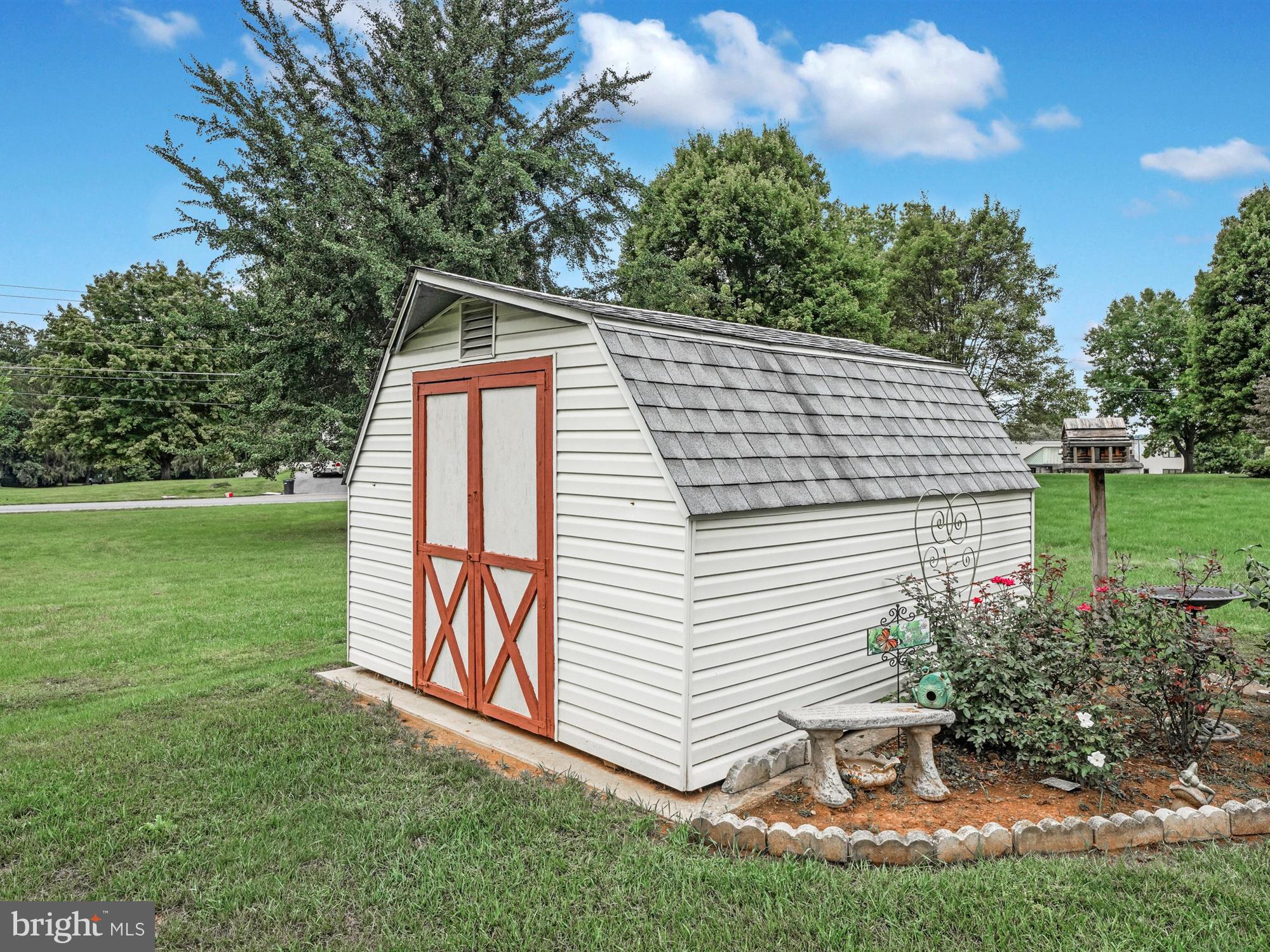 1935 Lancaster Road Manheim, PA 17545 - Photo 26 of 26 Storage shed