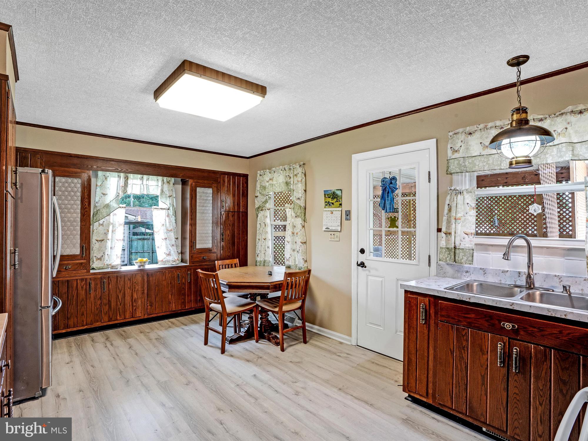 1935 Lancaster Road Manheim, PA 17545 - Photo 8 of 26 Kitchen nook