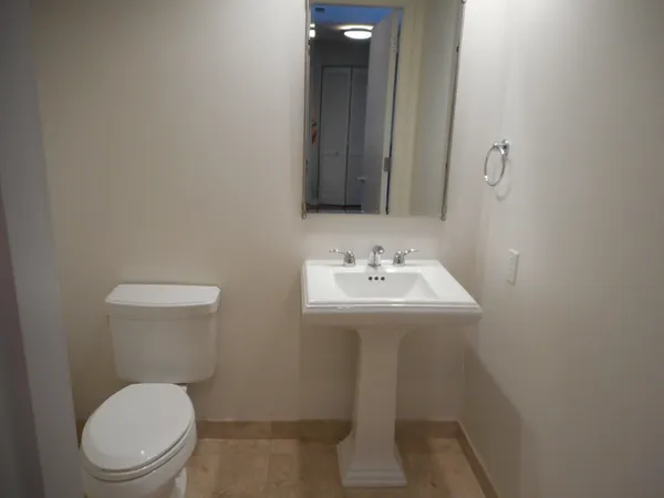 a view of empty room with window