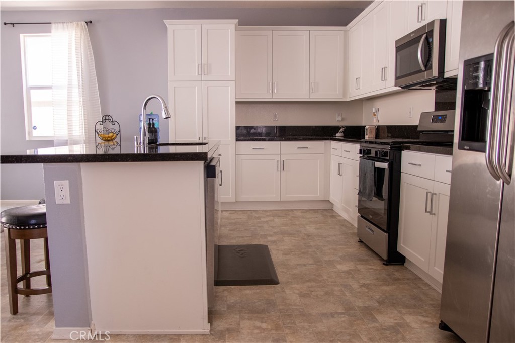 1766 Park Place Riverside, CA 92501 - Photo 10 of 37