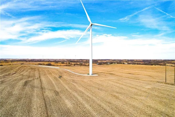$3,203,200 | Northwest Gospel Road, Amity, MO 64422