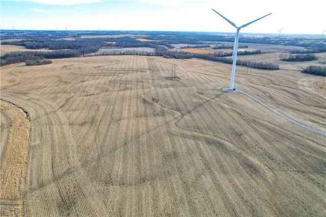 $3,203,200 | Northwest Gospel Road, Amity, MO 64422