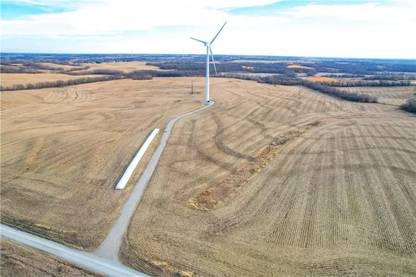 $3,203,200 | Northwest Gospel Road, Amity, MO 64422
