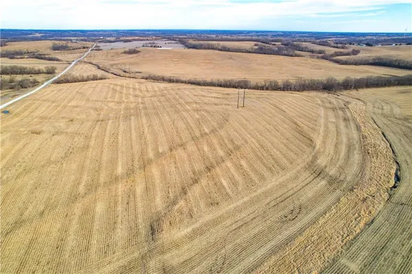 $3,203,200 | Northwest Gospel Road, Amity, MO 64422