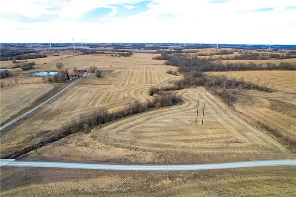 $3,203,200 | Northwest Gospel Road, Amity, MO 64422