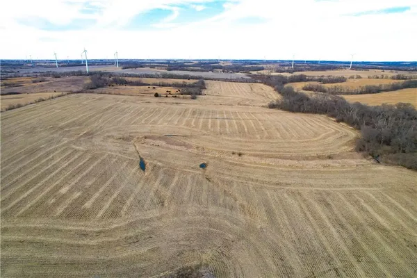 $3,203,200 | Northwest Gospel Road, Amity, MO 64422