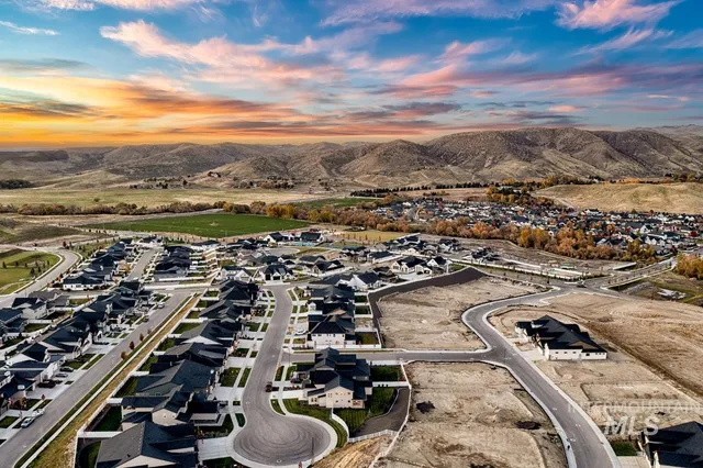 $1,129,900 | 13544 North Ruffed Grouse Way, Boise, ID 83714