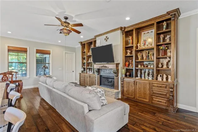 $424,900 | 5803 Willow Ridge Drive, Lake Charles, LA 70605