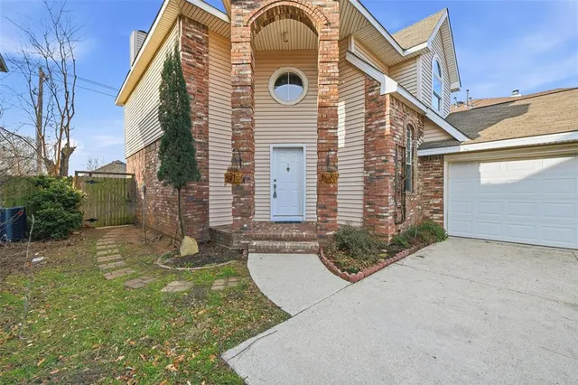 $350,000 | 8852 Tyne Trail, Fort Worth, TX 76118