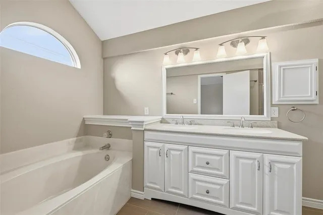 $350,000 | 8852 Tyne Trail, Fort Worth, TX 76118