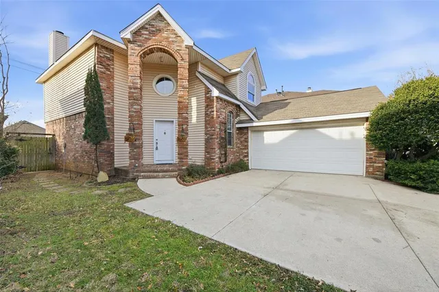 $350,000 | 8852 Tyne Trail, Fort Worth, TX 76118