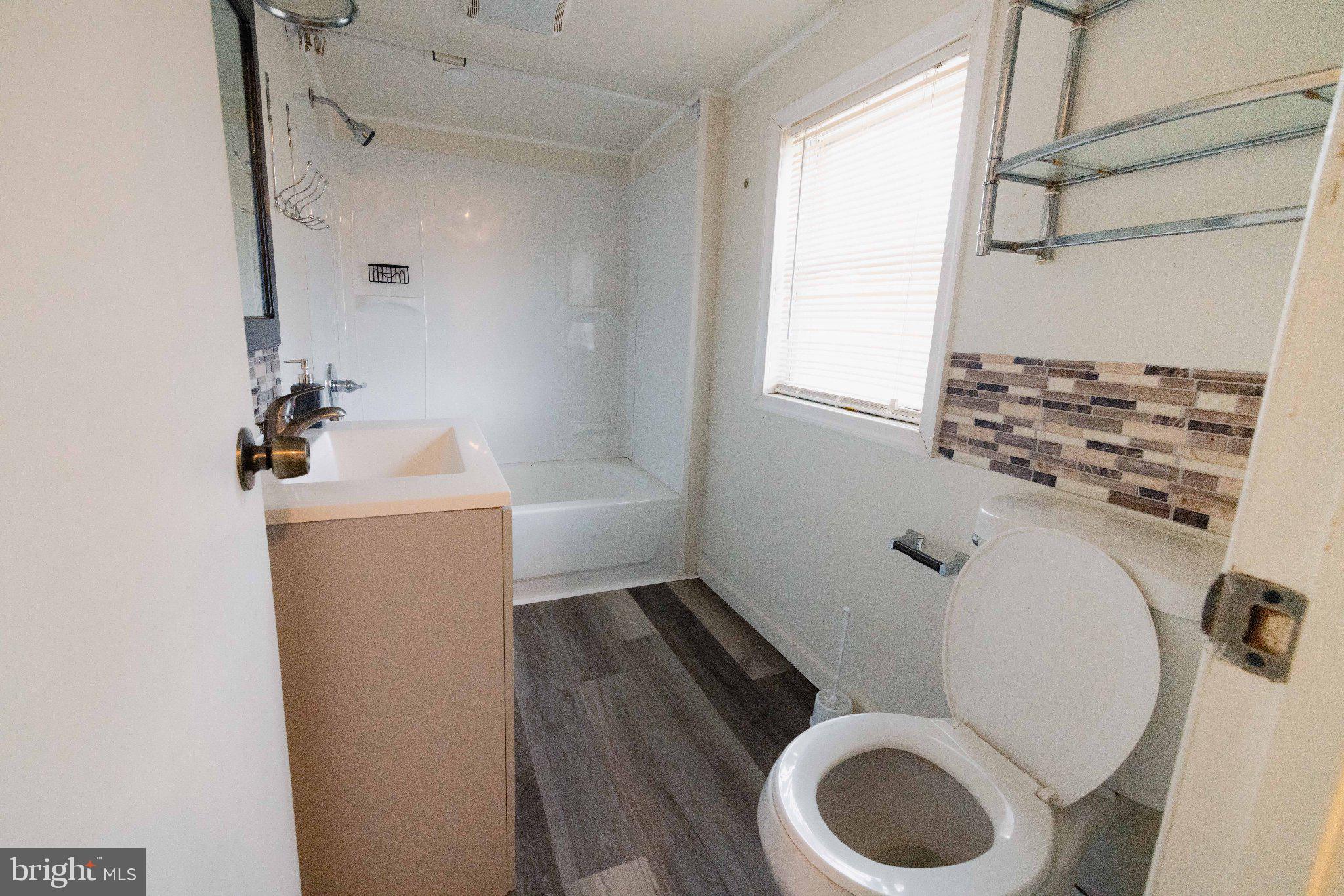 206 Beaver Road Harrisburg, PA 17112 - Photo 23 of 28 Modern bathroom with stylish accents.