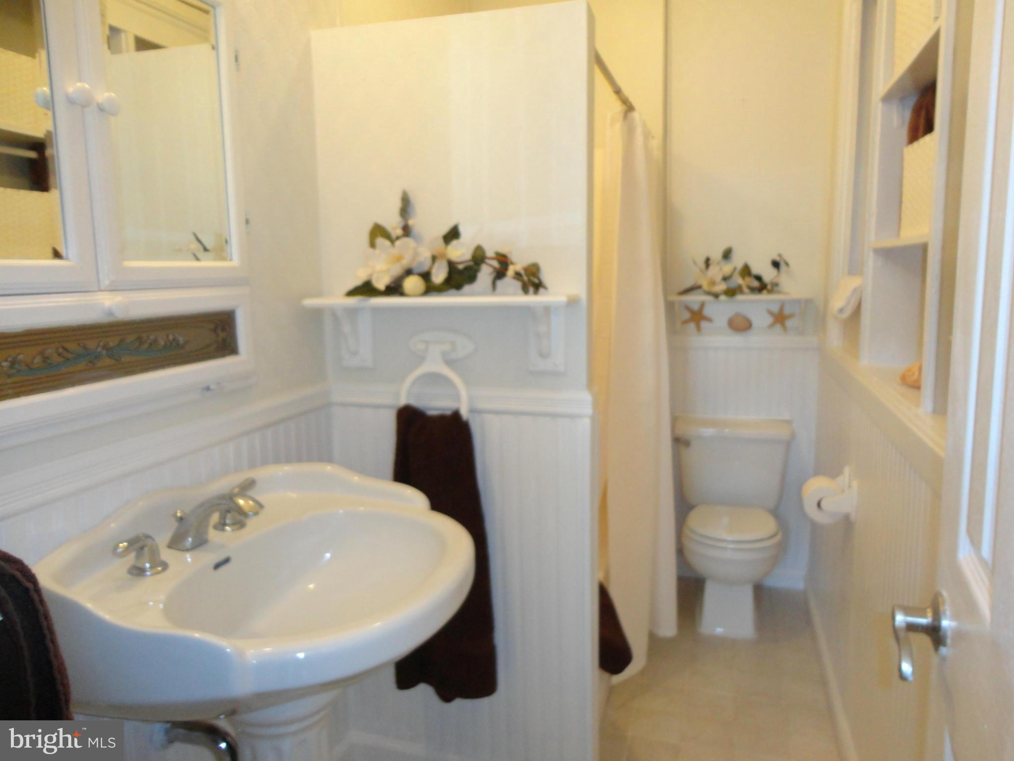 2108 Summit Avenue Rosedale, MD 21237 - Photo 4 of 14 Bath